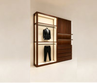 Étagère de présentation de vêtements de luxe en fer doré avec cadre en bois de noyer, éclairage LED, étagère murale pour boutique avec tiroirs de rangement