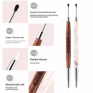 Stylo de gaufrage professionnel en silicone à double tête, avec petite poignée en bois, vente en gros d'usine, logo personnalisé, produits pour ongles, best-seller - Product Image 3