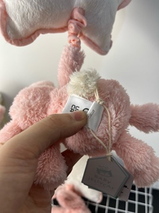 Grosir Boneka Kelinci Pink Bergaya dengan Rumbai dan Cincin Tarik, Panjang 27cm, Mainan Boneka Lembut, Hadiah Ulang Tahun Bayi - Product Image 2