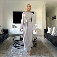 Élégante Robe Abaya Femme CE en Coton et Polyester Faite Main avec Broderie Exquise et Manches Cloche pour la Mode Musulmane d'Été
