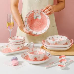 Ensemble de vaisselle en porcelaine écologique, lavable au lave-vaisselle, design mignon et créatif, motif lapin fraise rose - Product Image 5
