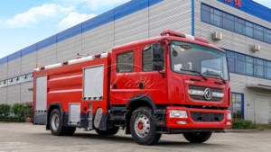 Camion de pompiers certifié ISO, 10000L, Dongfeng 4x2 4x4, avec réservoir d'eau, prêt à être expédié pour la sécurité mondiale. - Product Image 4
