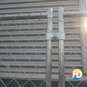 4ft 5ft 6ft <span class=keywords><strong>2m</strong></span> <span class=keywords><strong>Hauteur</strong></span> 50ft <span class=keywords><strong>Rouleau</strong></span> Longueur PVC Enduit Cyclone <span class=keywords><strong>Grillage</strong></span> Clôture Galvanisé Chainlink Mesh Clôture pour la Sécurité - Product Image 4