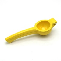 Outil de cuisine sans danger pour les aliments Mini presse-fruits manuel en aluminium antidérapant de couleur jaune, pour fruits, citron, citron, Orange, agrumes