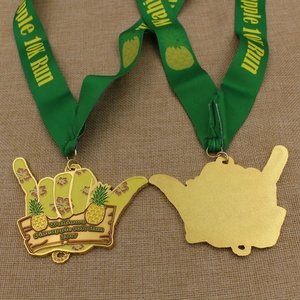 Alta qualità scava fuori La medaglia da corsa Parc La fondotinta in bronzo argento dorato con Sneaker - Product Image 4