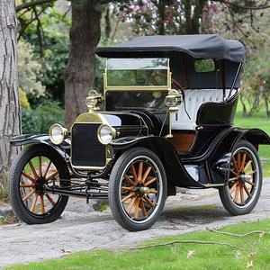 Voiture électrique de luxe classique de style rétro chinois, type voiturette de golf <span class=keywords><strong>vintage</strong></span>, avec des éléments de luxe et de style ancien - Product Image 1