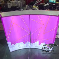 Comptoir d'exposition en tissu tendu, cadre en aluminium sans outil, table portable pour la publicité, comptoir d'éclairage pour salon professionnel, pupitre