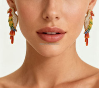 Boucles d'oreilles pendantes pour femmes en laiton plaqué or 18 carats avec zircon cubique brillant multicolore, plume et émail, cadeau personnalisé et tendance
