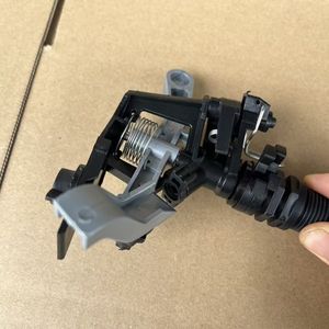 Aspersor Oscilante de Plástico con Brazo Articulado de 360 Grados y Accionamiento por Engranajes, para Riego de Jardines y Campos Agrícolas - Product Image 5