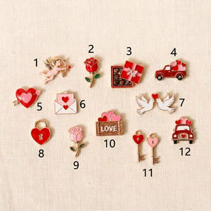 Collar con Colgante de Caja de Fotos Transparente Personalizada, Ajustable, con Dijes de Oro de 18k, Colección de San Valentín - Product Image 3