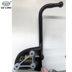 GELING Pièces détachées pour carrosserie de <span class=keywords><strong>camion</strong></span> Support de bras de rétroviseur pour <span class=keywords><strong>Isuzu</strong></span> 100P NKR NPR Frr <span class=keywords><strong>Fsr</strong></span> Pro Truck - Product Image 2