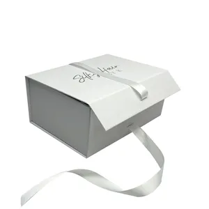 صندوق هدايا فليب مخصص رقائق رقيقة بطباعة مطبوعة فساتين أحذية نسائية سترات بغطاء رأس نظارات شمسية جوارب مغناطيسية ورق تغليف أبيض