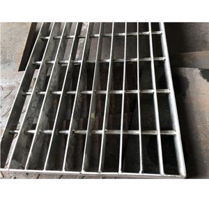 Nouvelle conception de modèle 3D Construction Support technique en ligne Qualité et durabilité Panneau de caillebotis en acier de haute qualité - Product Image 4