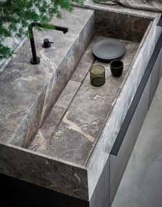 Cuisine moderne haut de gamme sur mesure avec îlot en pierre et plan de travail, personnalisation complète de la maison - Product Image 6