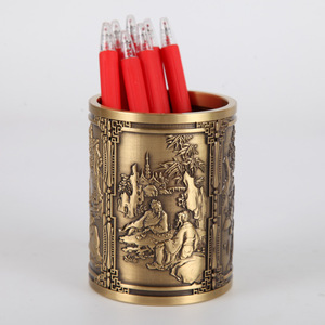 Porte-stylo en cuivre, un objet décoratif pour la pratique des instruments de musique, du jeu d'échecs, de la calligraphie et de la peinture ; une artisanat classique en cuivre - Product Image 1