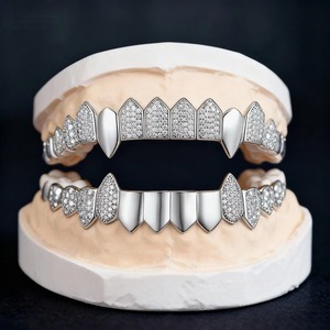 Suministro al por mayor de joyería Hip Hop estilo vintage de Provenza: Grill dental con polvo de diamante Moissanita de proveedor indio - Product Image 1
