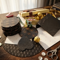 Papier absorbant les chocs de qualité alimentaire personnalisé, imperméable, pour l'emballage de la pâtisserie, le revêtement des palettes et le rembourrage des boîtes cadeaux