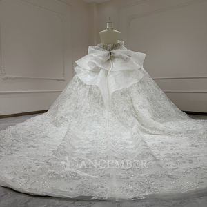 Robe de mariée baroque en dentelle Xx93, ornée de perles scintillantes, avec corset, jupe de bal, nœud et longue traîne Jancember - Product Image 4