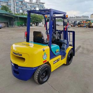 รถยกมือสองจากญี่ปุ่น 3 ตัน แบบพกพา ยี่ห้อโคอัมสึ รถยกดีเซลประสิทธิภาพสูงสำหรับพื้นที่ขรุขระ กระบอกสูบกลาง - Product Image 2