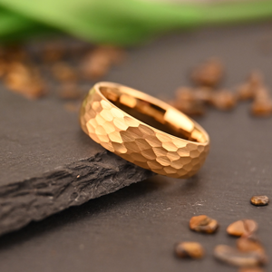 Anillos <span class=keywords><strong>de</strong></span> Tungsteno Negro Martillado <span class=keywords><strong>de</strong></span> 8mm <span class=keywords><strong>y</strong></span> 6mm para <span class=keywords><strong>Hombre</strong></span> <span class=keywords><strong>y</strong></span> <span class=keywords><strong>Mujer</strong></span>, Anillos <span class=keywords><strong>de</strong></span> Boda <span class=keywords><strong>de</strong></span> Lujo <span class=keywords><strong>de</strong></span> Oro Amarillo <span class=keywords><strong>de</strong></span> 14k, Anillos <span class=keywords><strong>de</strong></span> <span class=keywords><strong>Matrimonio</strong></span> para Parejas - Product Image 4