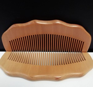 Peigne en bois de pêche fait main, économique, pour les soins capillaires naturels des femmes enceintes et des jeunes mamans, pour un usage domestique - Product Image 2