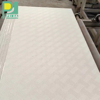Plafond en plâtre stratifié PVC résistant à l'humidité 60x60 pour pièce, Guangzhou Chine