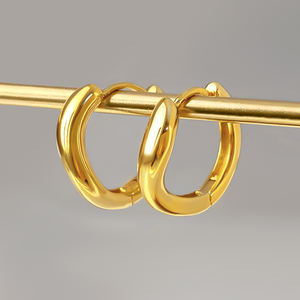 Pendientes de Aro Huggies Sencillos al por Mayor, Chapados en Oro de 18K con Circonita Cúbica, Joyería para Mujer - Product Image 4