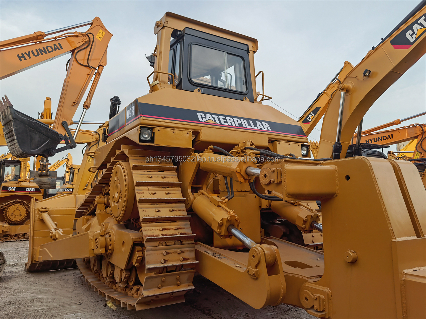 Used Caterpillar D9R Bulldozer - Reliable Construction Equipment
