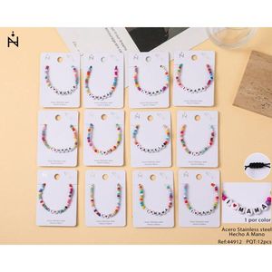 Set di 12 Braccialetti con Lettere Colorate e Perline, 'I Love Mama Dad Abuela', Gioielli in Acciaio Inossidabile Fatti a Mano - Product Image 1