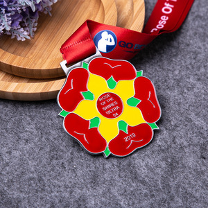 Medalla Conmemorativa del Evento Deportivo 2019, Rosa de The Shires Ultra 64, Diseño en Rojo, Amarillo y Verde - Product Image 3