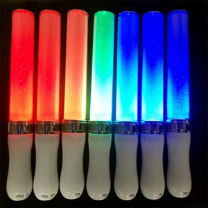Bastón Luminoso LED Personalizado para Fiestas, Conciertos y Eventos, con Logotipo Acrílico Multicolor, Mini Bolígrafo Intermitente - Product Image 5