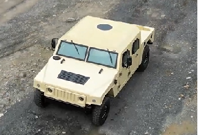 B6 Hoogwaardig mobiel speciaal transportvoertuig voor speciale doeleinden, waardoor de veiligheid van het personeel in hooggevaarlijke gebieden wordt gewaarborgd, 4x4 vrachtwagen - Product Image 3