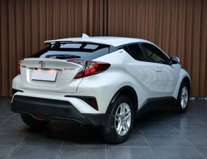 รถยนต์<span class=keywords><strong>โต</strong></span><span class=keywords><strong>โย</strong></span>ต้า ซีเอชอาร์ ปี 2023 เครื่องยนต์ 2.0 ลิตร เกียร์อัตโนมัติ E-CVT 5 ประตู 5 ที่นั่ง แบตเตอรี่ลิเธียม ไฮบริดน้ำมันเบนซิน-ไฟฟ้า รถใหม่ รถยนต์ไฟฟ้าใหม่ - Product Image 4