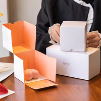 Boîte à gâteau en carton alimentaire personnalisée avec plateau inséré, conception de logo, boîtes à cupcakes en kraft blanc écologiques