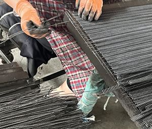 สายพานลำเลียงลวดตาข่ายแบบเกลียวสำหรับ316 304เกรดอาหารทำจากสเตนเลสสตีลทนความร้อนปรับแต่งได้ - Product Image 5