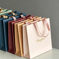 Sac à main en carton blanc de luxe minimaliste, service de personnalisation de logo gratuit, haute résistance, capacité de 6 à 9 kg