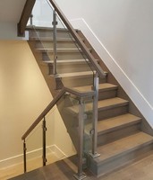 Fabrikgefertigtes Mattschwarzes Edelstahl-Treppengeländer mit Glasgeländer, Individuelle Anpassung Möglich