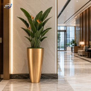 Jardinière en fibre de verre durable de luxe ML, pot de fleurs moderne doré pour l'intérieur/l'extérieur, pour la maison, le jardin, le hall d'hôtel et le bureau - Product Image 5