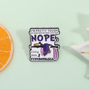 دبابيس مينا بتصميم 'أنا قوية جدًا لكن بعض الأيام يقول جسمي لا'، بروش 'العيش مع مرض الألم العضلي'، بيع بالجملة - Product Image 2