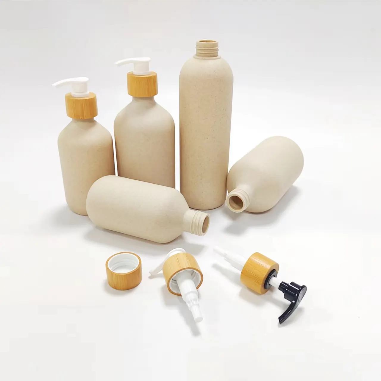 Eco packaging cosmetico pompa di bambù 200ml 300ml 500ml bottiglia biodegradabile shampoo bottiglia di plastica pompa con dispenser di lozione