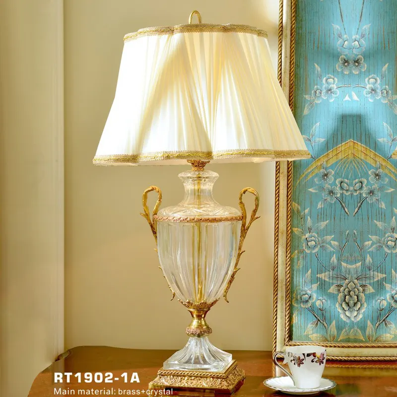 Creme Colorido Sombra Table Lamp Desk Light Branco com Cristal Vaso Mesa Latão Interior LED Elétrica Iluminação Pano Bronze Cobre