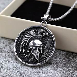 Colgante de Casco Espartano de Acero Inoxidable, Forma de Escudo, Collar Unisex, Amuleto, Regalo, Joyería - Product Image 2
