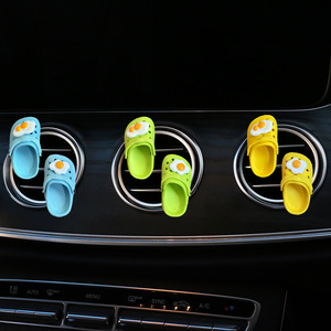 Diffuseur de parfum solide pour voiture en forme de chaussure mignonne, à évaporation naturelle, extrait de plantes, accessoire pour grille d'aération de voiture - Product Image 3