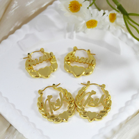 QIUHAN MOQ 1 PC Mini Boucles d'oreilles Claddagh torsadées en or 18 carats personnalisées, Bijoux pour enfants, Cadeau, Boucles d'oreilles créoles avec nom personnalisé