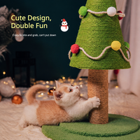 Arbre à chat de Noël, tour à gratter en sisal avec base confortable et ornements suspendus, griffoir festif pour chat