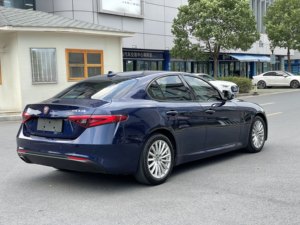 <span class=keywords><strong>Alfa</strong></span> <span class=keywords><strong>Romeo</strong></span> Giulia 2017 2.0T 200HP edizione Elite professionale esportazione di seconda mano - Product Image 4