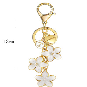Nuevo Llavero Elegante y Creativo con Forma de Corazón y Flor, de Aleación de Zinc, con 26 Letras, Colgante para Bolso de Mujer - Product Image 5