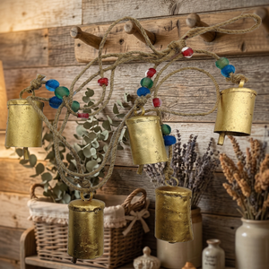 Campana de Viento Rústica de Hierro con Campanas Doradas y Cuentas Coloridas para Decoración del Hogar, Estilo Arte Folclórico, Moda Deportiva de Año Nuevo - Product Image 3