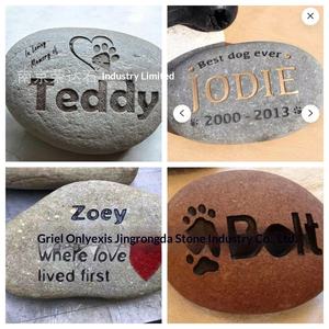Pierre commémorative personnalisée pour animaux de compagnie avec gravure sur mesure, empreinte de patte de chien, ornement commémoratif pour chaton, pierre de jardin - Product Image 3