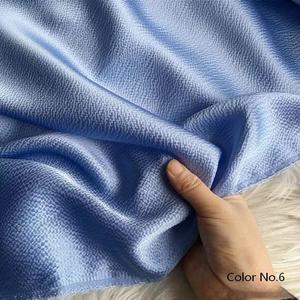 Tessuto in Seta di Gelso 100% 20MM, Raso Perlato, <span class=keywords><strong>Crepe</strong></span> Broccato per Abiti, Abiti da Sposa e Gonne - Product Image 4